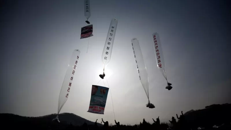 Coreia do Norte culpa ‘coisas alienígenas’ perto da fronteira por surto de Covid
