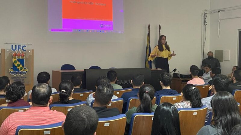 Prefeitura de Fortaleza debate políticas públicas com a comunidade acadêmica