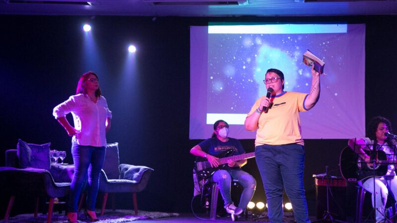 De culto à Adoração ao Santíssimo: pessoas LGBTI+ protagonizam celebrações em igrejas de Fortaleza