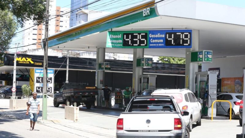 Entenda por que não vale a pena abastecer com etanol desde 2010 no Ceará