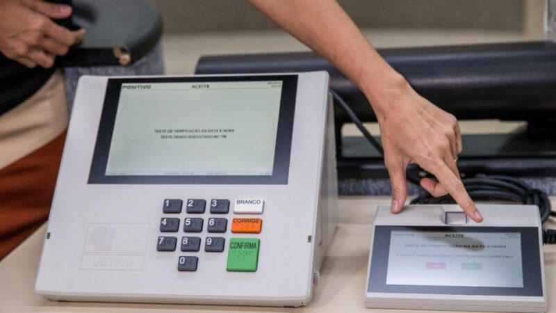 TSE aprova teste em até 64 urnas eletrônicas no dia das eleições