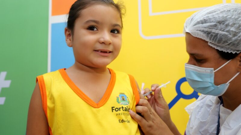 Prefeitura realiza mais uma etapa de vacinação contra a Covid-19 nas escolas municipais nesta quinta-feira (29/09)