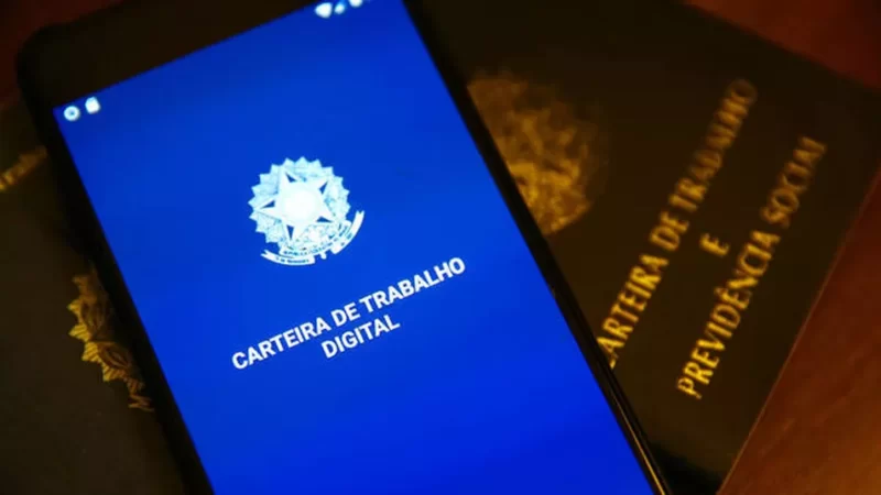Comércio e serviços abrem 2,4 mil vagas temporárias até o fim do ano no Ceará