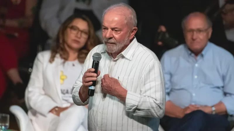 Lula completa 77 anos