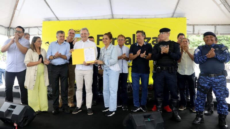 Prefeito José Sarto assina ordem de serviço para construção da sede do GOE e recebe Medalha General Manuel Cordeiro Neto