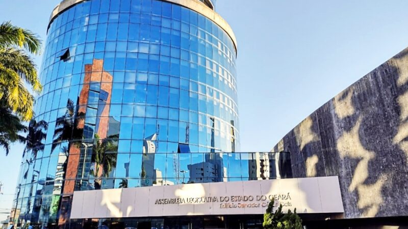 Alece concede Título de Cidadão Cearense ao empresário Rodrigo Fernando Pereira e Mello