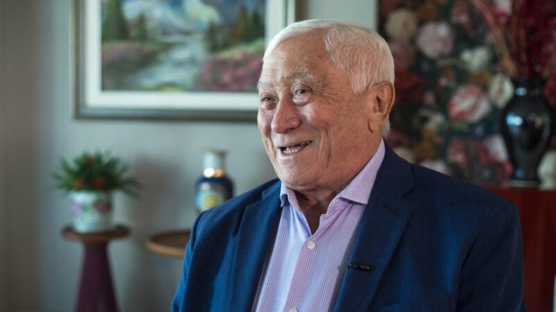 Médico Darival Bringel é homenageado com o Troféu Sereia de Ouro