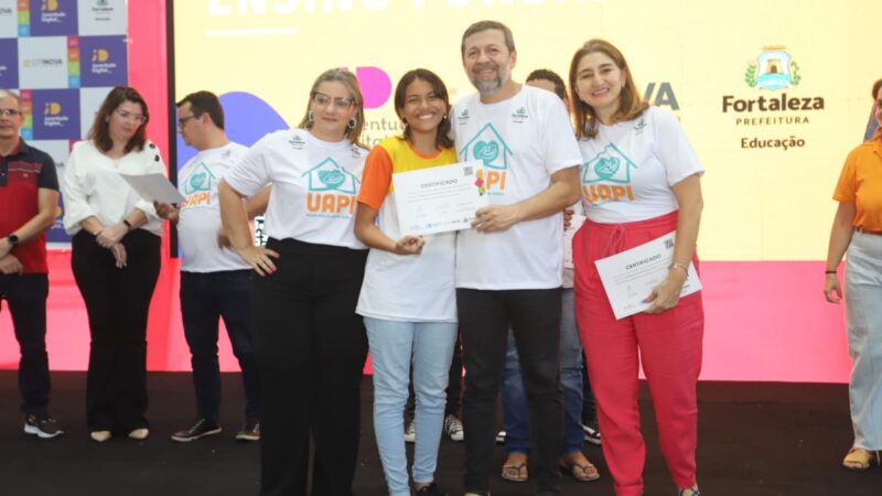 Juventude Digital certifica mais de 8 mil alunos da Rede Municipal formados na turma de 2022