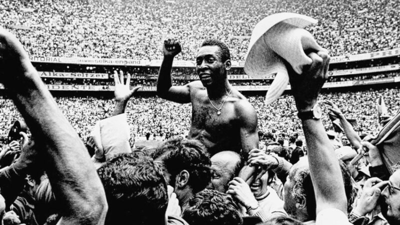 O legado de Pelé: o maior jogador de futebol de todos os tempos; veja trajetória, fotos e gols