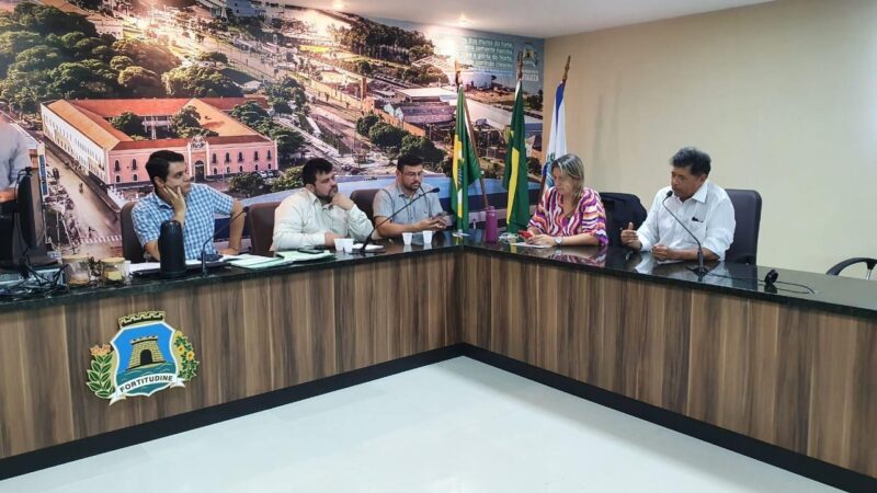 Taxa do lixo: vereadores convocam reunião às pressas, mas análise de emendas é adiada na Câmara