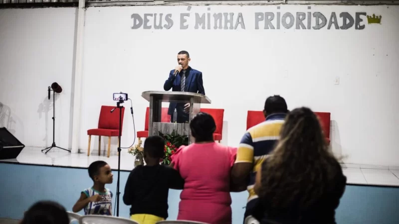 Dos tiros aos louvores: Forró do Gago, marcado por Chacina das Cajazeiras, virou igreja evangélica