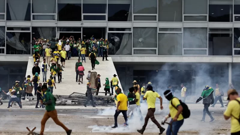 ‘Ele mudou muito, uma lavagem cerebral’, relata mãe de bolsonarista preso em Brasília por ataque terrorista aos prédios dos Três Poderes