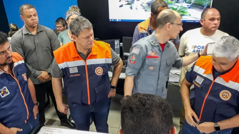 Tarcísio decreta calamidade pública em 6 cidades do litoral de SP