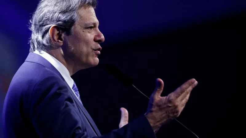 Política de preço tem “colchão” para compensar, diz Haddad sobre volta de impostos