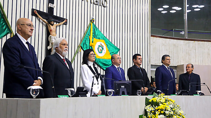 Solenidade na Alece destaca trajetória da Abav-CE