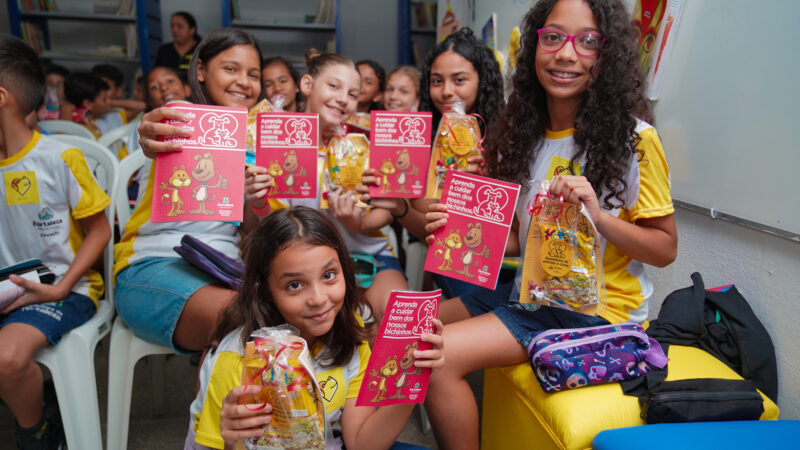 Estudantes participam de ação educativa em programação da semana do Dia Nacional dos Animais