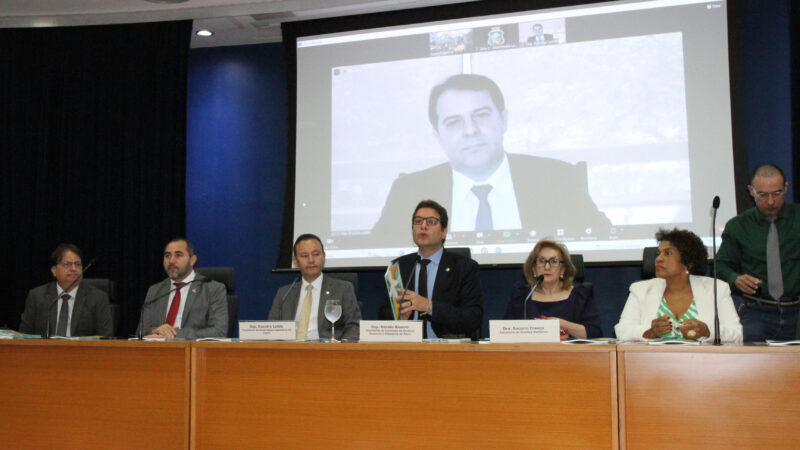 Desafios dos direitos humanos e ações da CDHC são debatidos em seminário