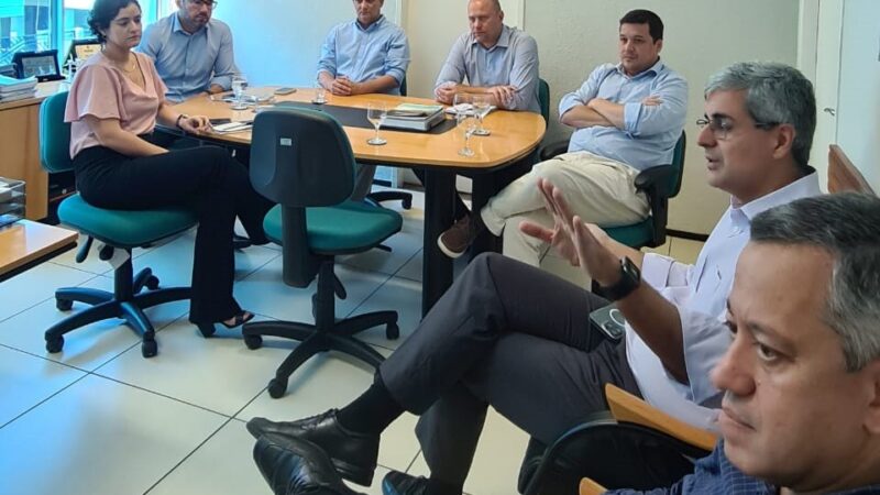 Semace recebe representantes da Supergasbras e diretor do Complexo do Pecém