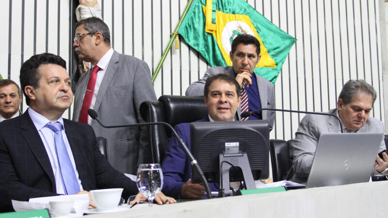 Alece aprova plano estadual para redução de filas em cirurgias, exames e consultas