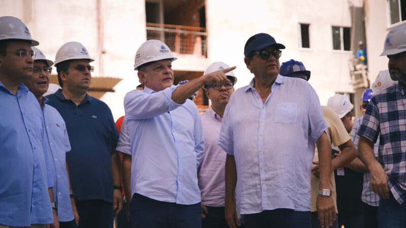 Prefeito José Sarto vistoria obras do Residencial Lagoa do Papicu 2