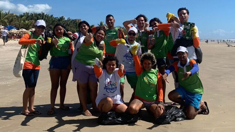 Ação de limpeza na Praia do Futuro dá início à programação do Junho Ambiental 2023