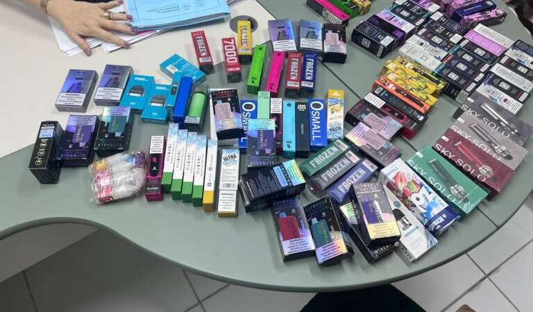 Mulher é presa em Fortaleza com carga de cigarros eletrônicos