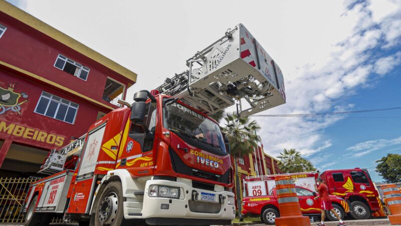 Solenidade homenageia 98 anos de fundação do Corpo de Bombeiros no Ceará