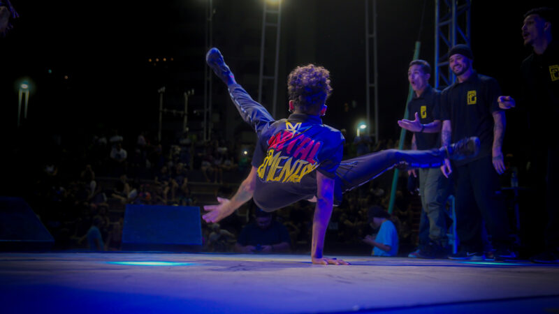 Festival Juv Flow reúne dezenas de jovens para celebrar a cultura hip-hop no Férias em Fortaleza