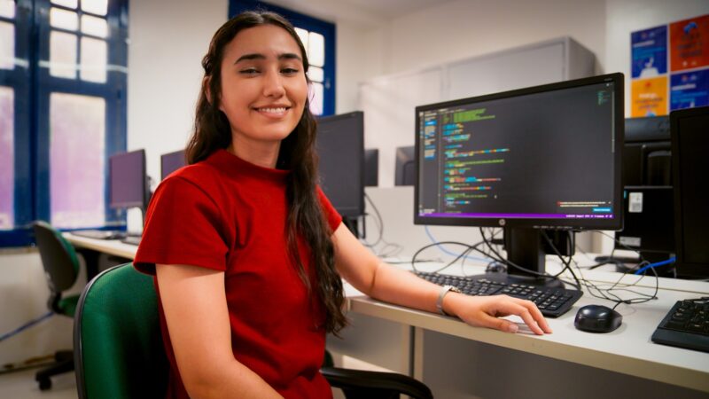 Juventude Digital impacta a vida de jovens e movimenta a economia da cidade