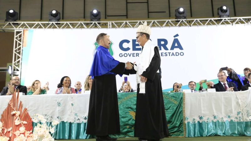 Em transmissão do cargo de reitor da Urca, governador Elmano reforça compromisso com o fortalecimento das universidades estaduais