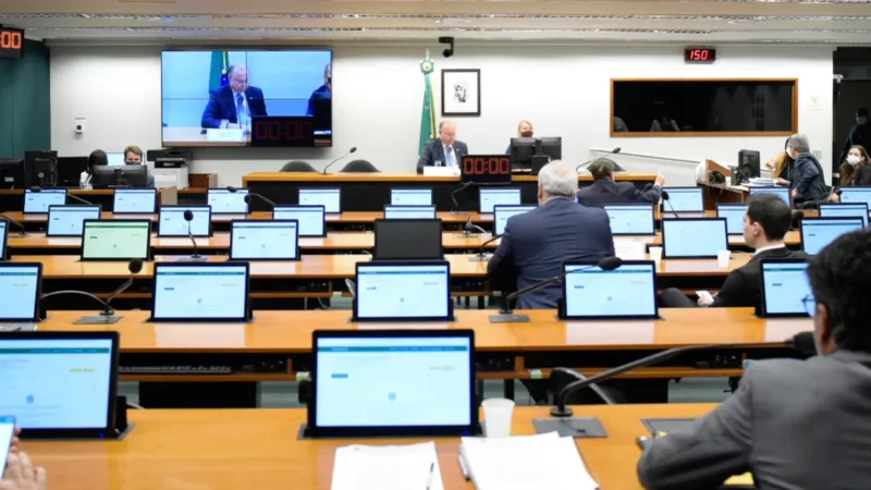 Sem fôlego e com poucos avanços, CPIs da Câmara entram em reta final nesta semana