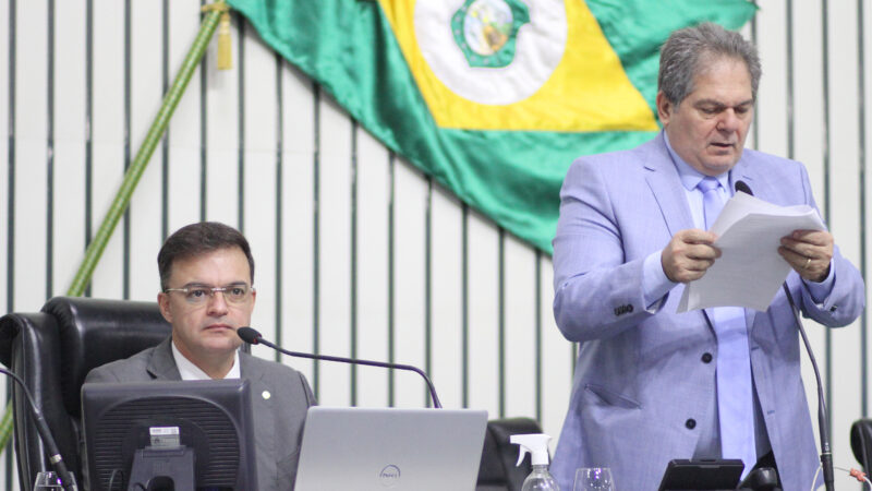 Três projetos do Executivo e 13 de parlamentares tramitam na Alece