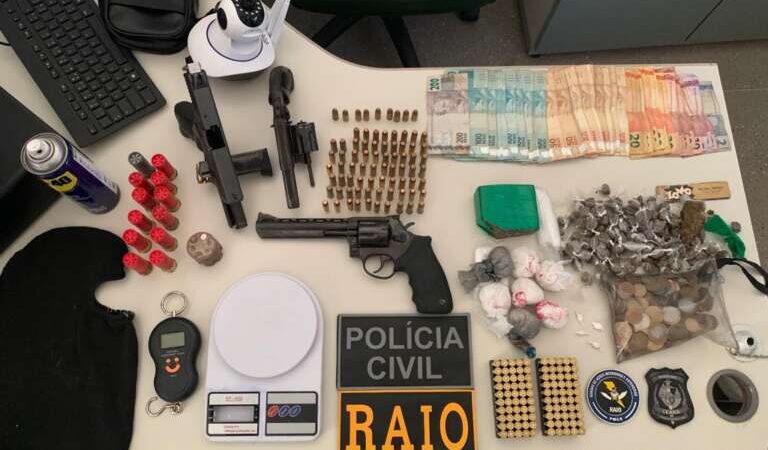 Polícias Civil e Militar, com apoio da Ciopaer, capturam trio com armas e drogas em Amontada