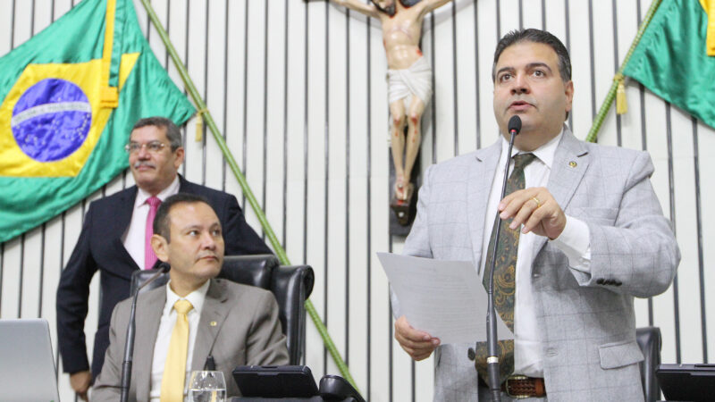 Alece aprova dois projetos do Executivo e cinco de parlamentares