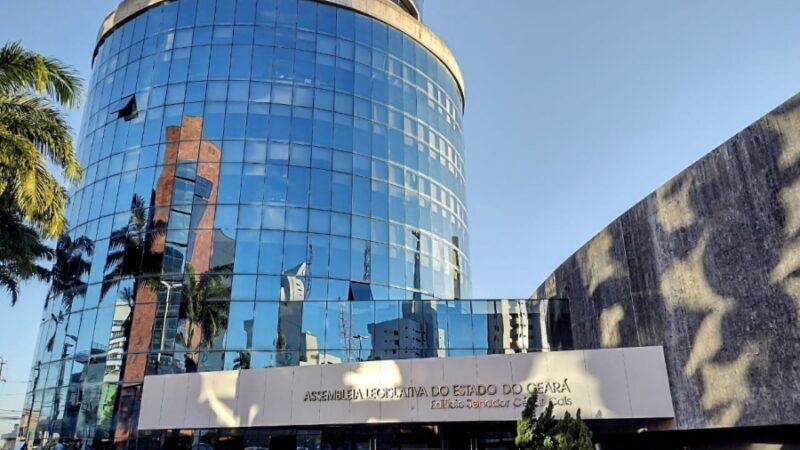 Alece celebra os 25 anos do SindJustiça Ceará