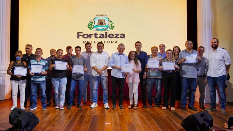 Sarto entrega 2 mil certificados do Programa Fortaleza + Futuro em parceria com o Senai