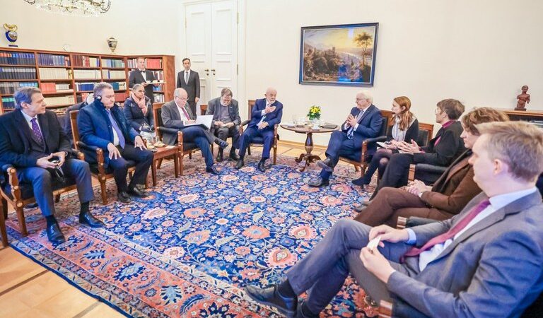 Com presidente alemão, Lula trata de meio ambiente, presidência do G20 e retomada da economia