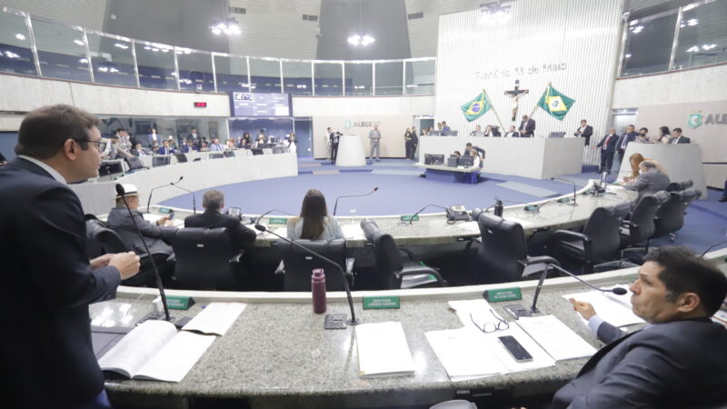 Deputados elogiam condução de Evandro Leitão nos trabalhos legislativos de 2023