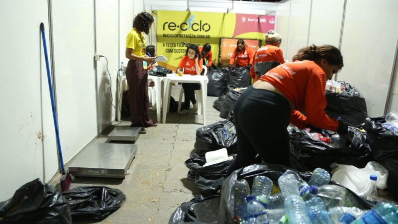 Fortaleza recicla 7,5 toneladas de resíduos nos três dias de Réveillon e gera R$ 20 mil de renda para os catadores