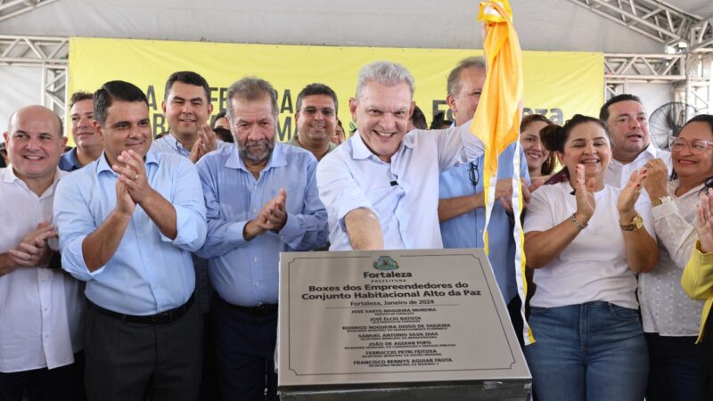 Prefeito José Sarto entrega primeira etapa dos Boxes do Empreendedor, no Vicente Pinzón
