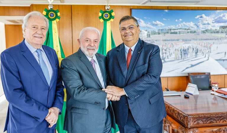 Lula anuncia Lewandowski para assumir Ministério da Justiça