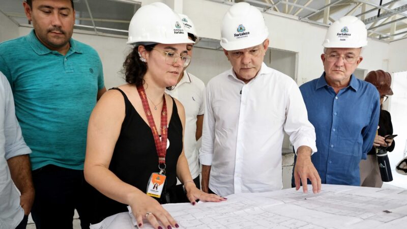 Sarto fiscaliza obras de construção de novo posto na Messejana