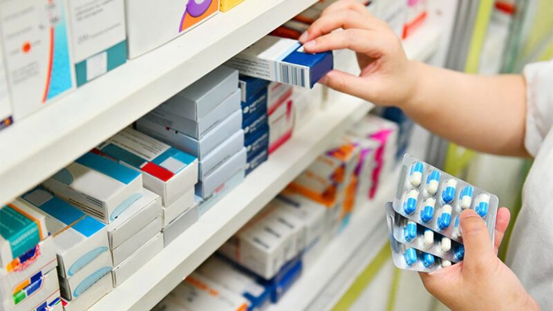 SUS poderá ter campanhas permanentes sobre perigos da automedicação