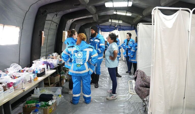 Governo reforça atenção no RS com 4º hospital de campanha e voluntários do SUS
