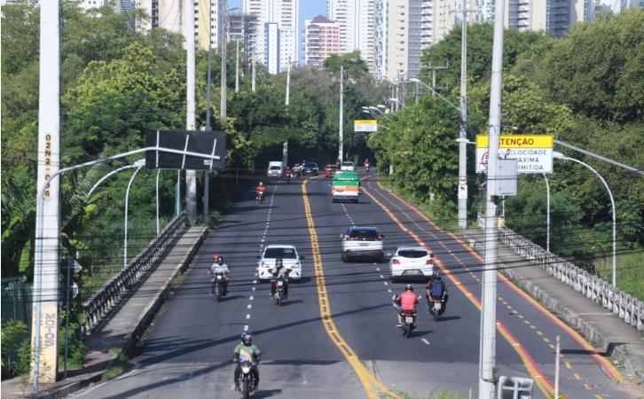 Prefeitura de Fortaleza recupera mais de 20 km de vias públicas com obras de recapeamento