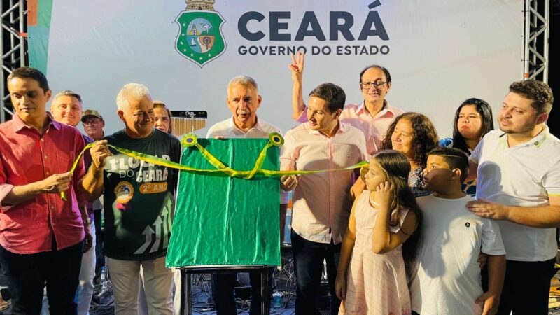 Governo do Ceará entrega areninha em Groaíras