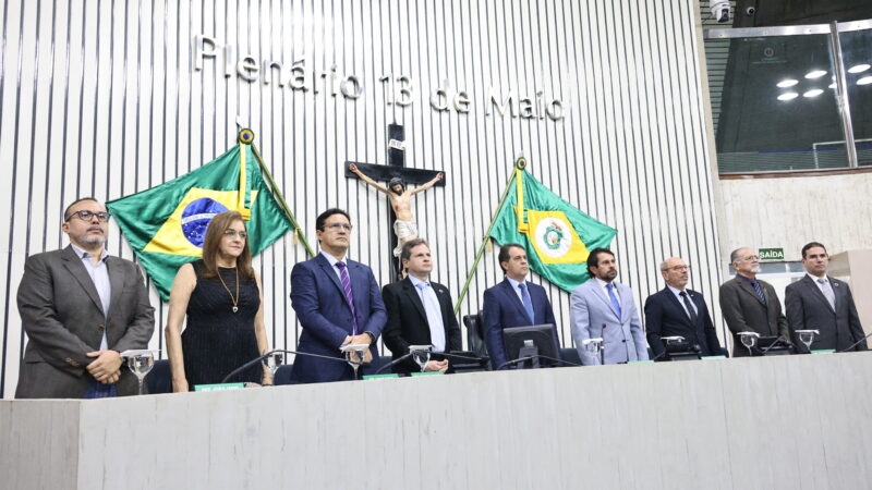 Alece ressalta capacidade de inovar da SVM Comunicação durante homenagem