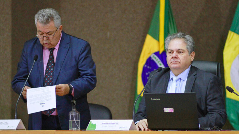 Quatro projetos do Executivo tramitam na Alece nesta terça-feira