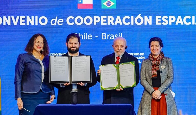 Brasil e Chile assinam acordo de cooperação no setor espacial