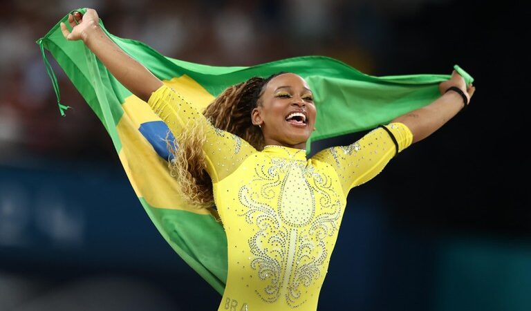 Rebeca repete prata de Tóquio no individual geral. Caio chega ao pódio da marcha na quarta tentativa
